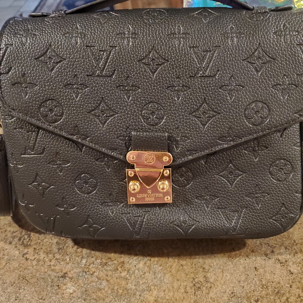 Shoulder bag